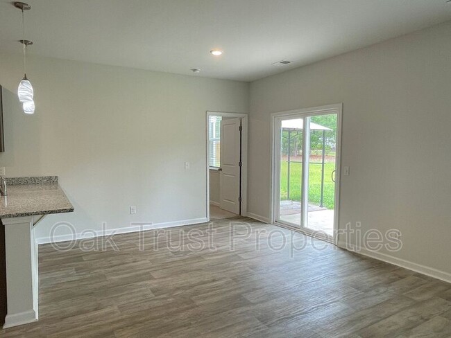 Building Photo - 217 Lapping Waters Dr