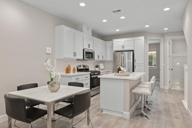 Building Photo - 1836 Enclave Pl
