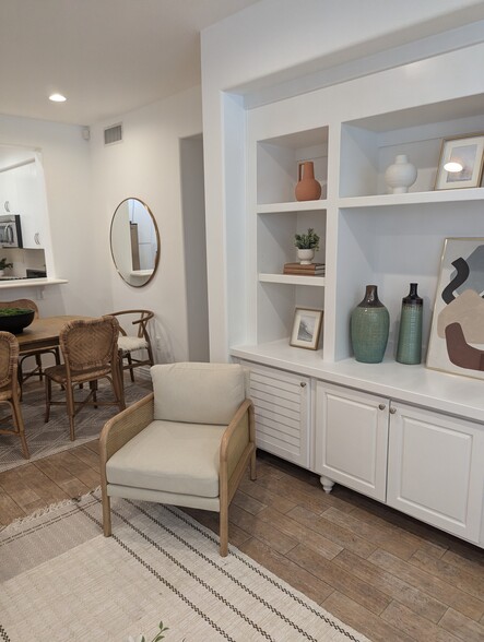 Building Photo - 7100 Playa Vista Dr