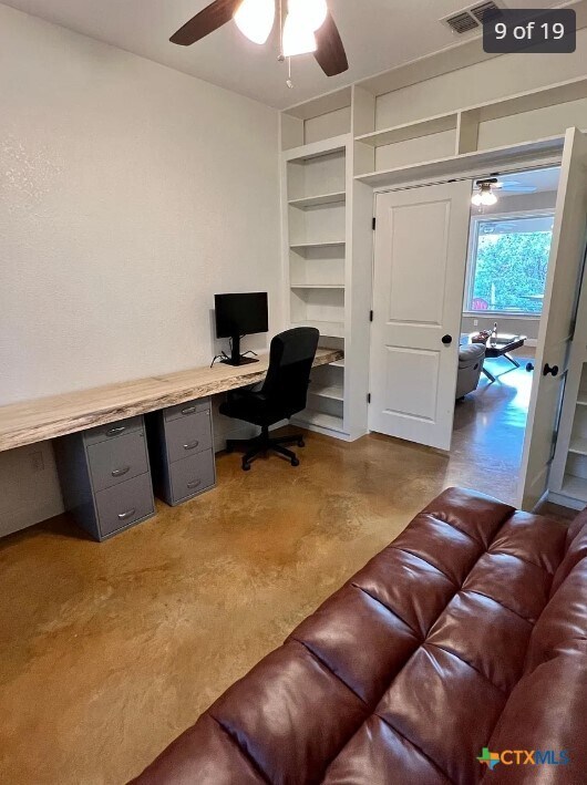 Building Photo - 3948 Summit Dr