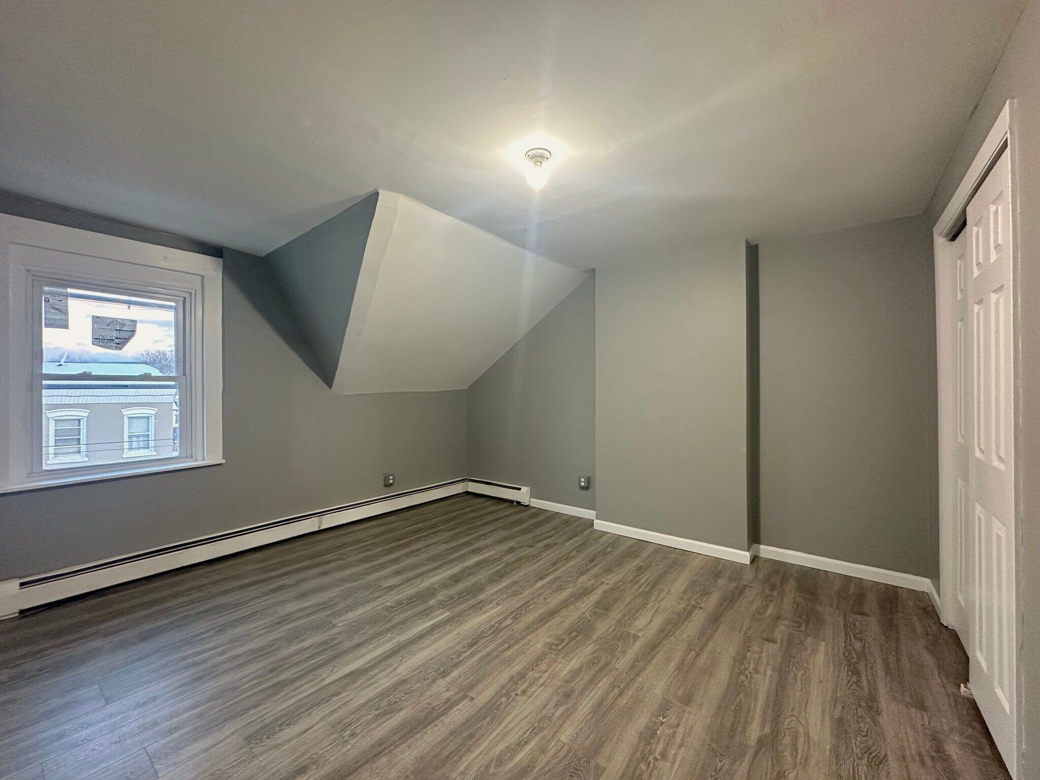 Building Photo - 163 Chambers St