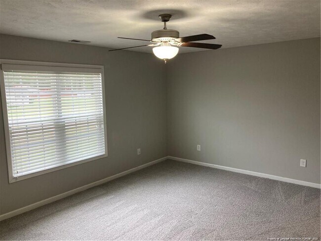 Building Photo - 148 Dundee Cir