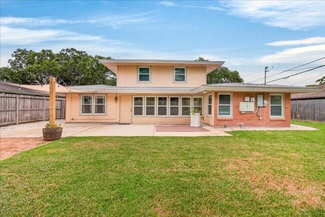 Building Photo - 609 Peerman Pl