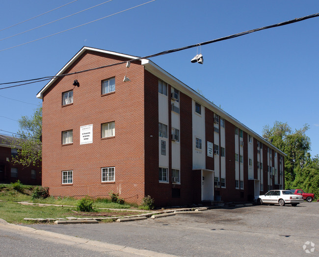 Building Photo - Hillside Manor