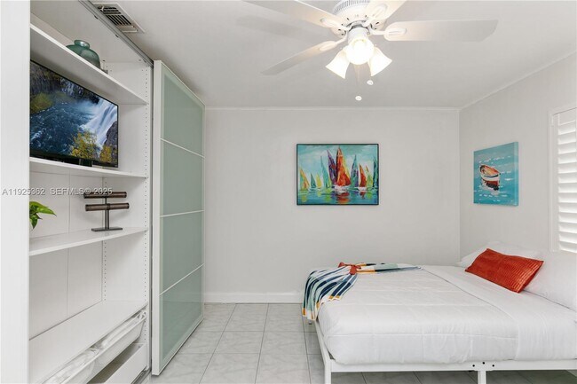 Building Photo - 1900 N Victoria Park Rd