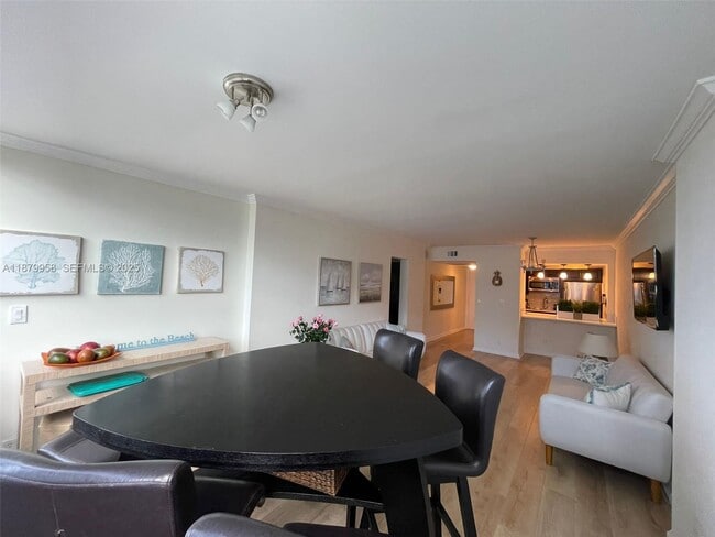 Building Photo - 209 N Fort Lauderdale Beach Blvd