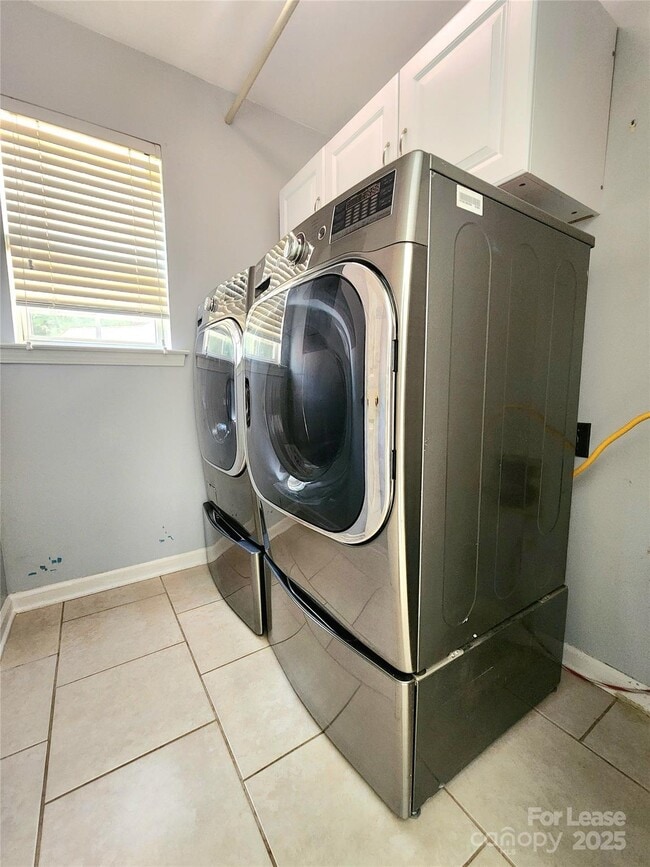 Building Photo - 3108 Leicester Dr