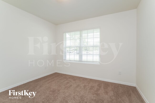 Building Photo - 1622 SW 27th St