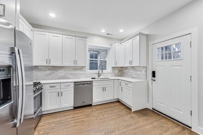 Building Photo - 6527 N Newgard Ave