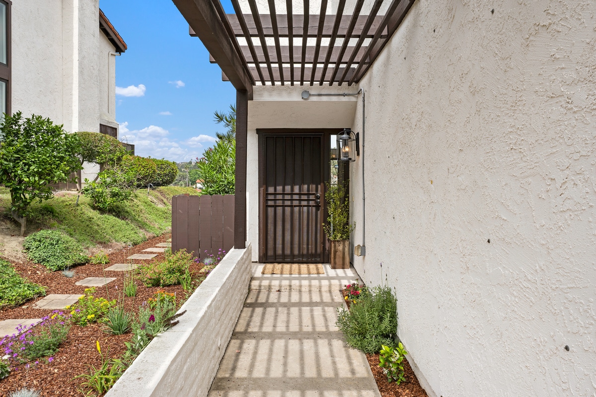 Building Photo - 1047 Santa Helena Park Ct