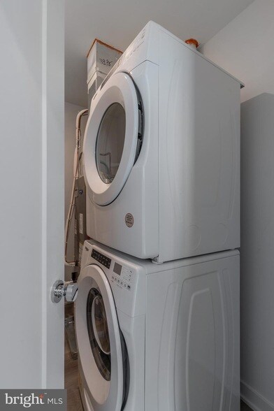 Building Photo - 710 N 16th St