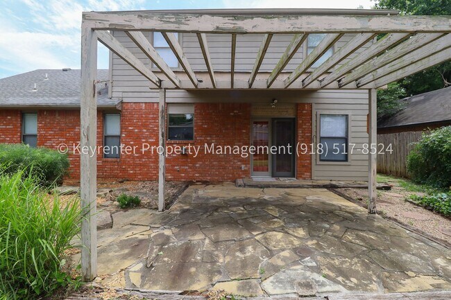 Building Photo - Recently Updated 3 Bed 2.5 Bath in Bixby - Move in Ready!
