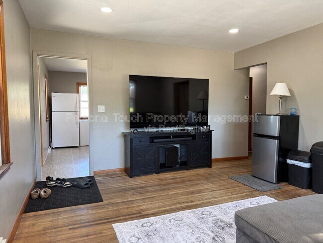 Building Photo - 413 22nd St S