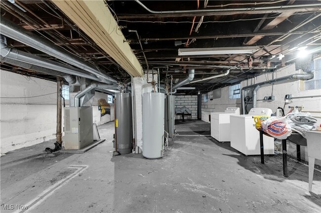 Building Photo - 1289 W 115th St