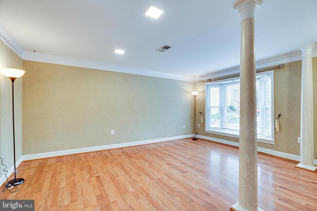 Building Photo - 5708 Heritage Crossing Ct