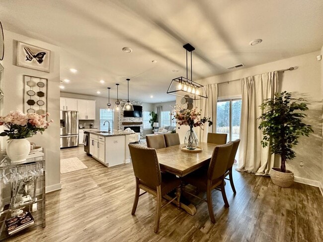 Building Photo - 6212 Hailstone Rd