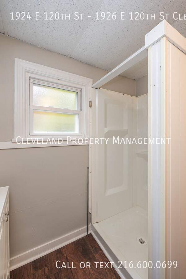 Building Photo - 1924 E 120th St