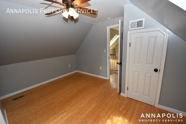 Building Photo - 1301 Damascus St