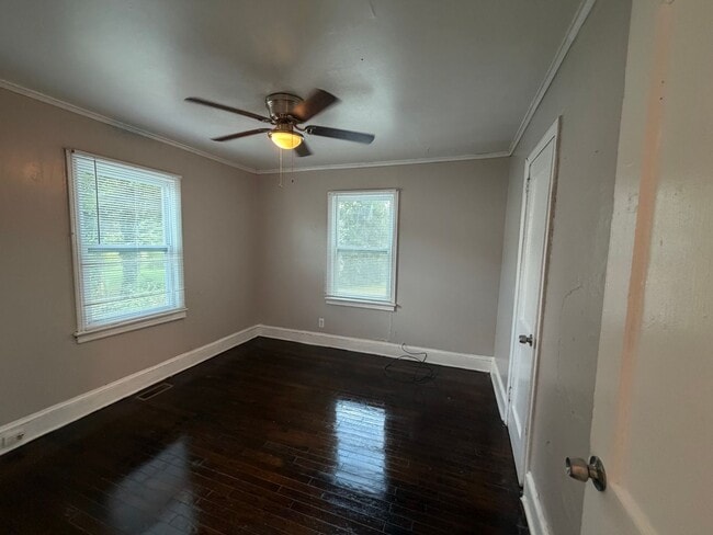 Building Photo - 410 Blacksnake Rd