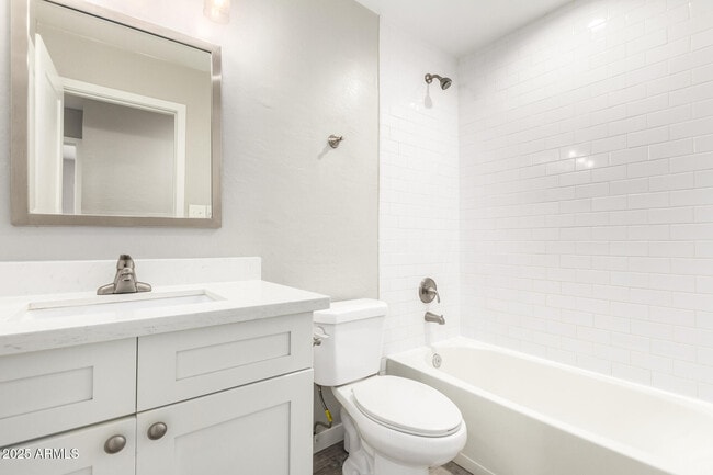 Building Photo - 331 E Continental Dr