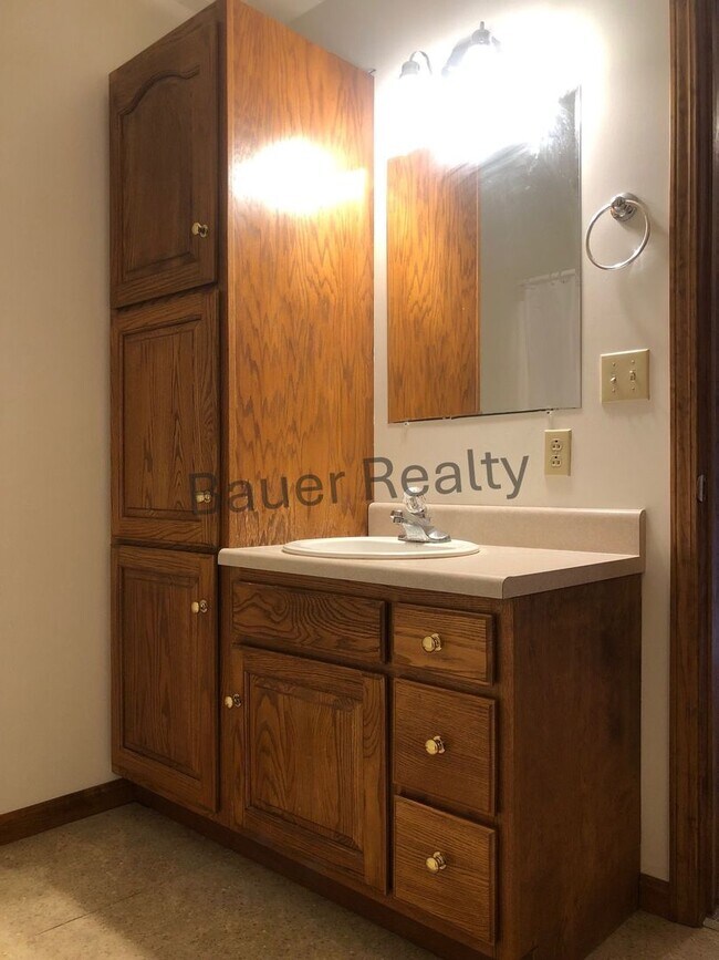 Building Photo - le9