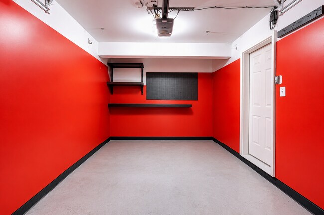 Building Photo - 3BD/2.2BA:  Fabulous Baltimore Townhome