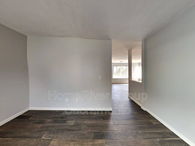Building Photo - 27 Cedar Grove Ct