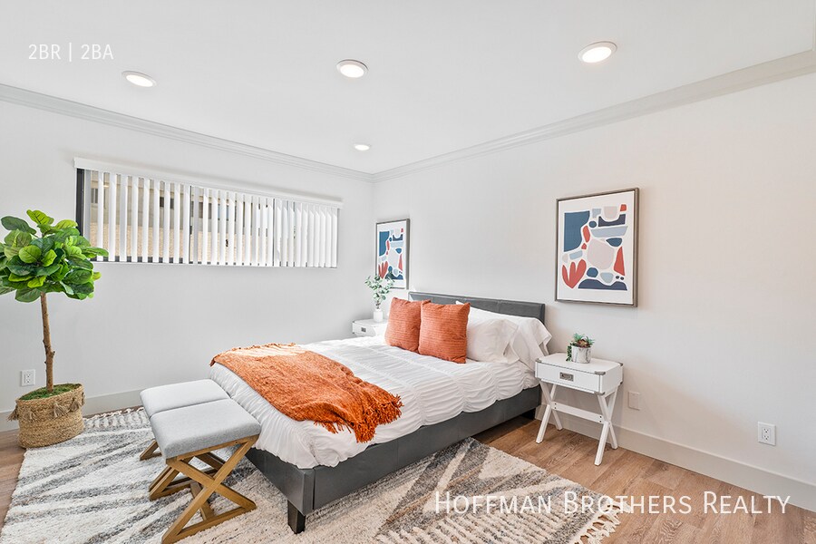 Building Photo - 821 3rd St