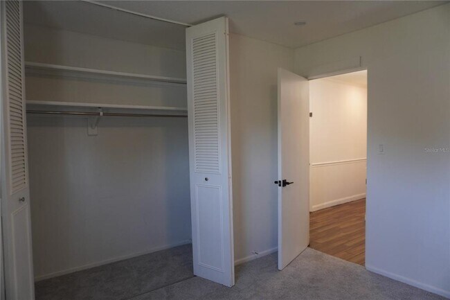Building Photo - 401 Palm Springs Dr