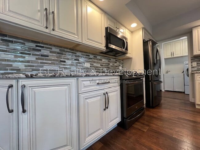 Building Photo - 3148 Cottonwood Ct