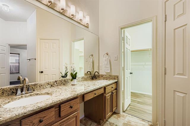 Building Photo - 12407 Hawk Creek Dr