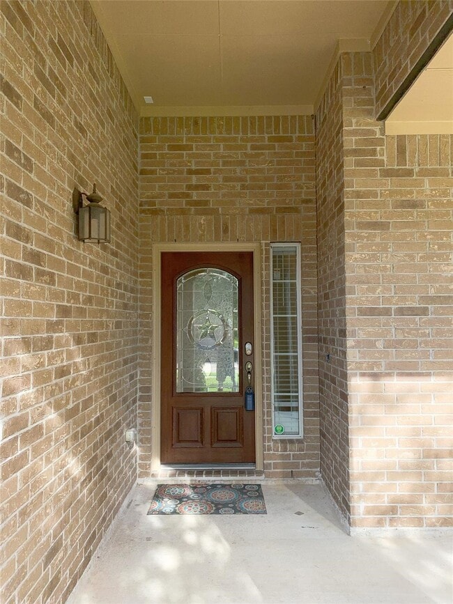 Building Photo - 15522 Mossy Park