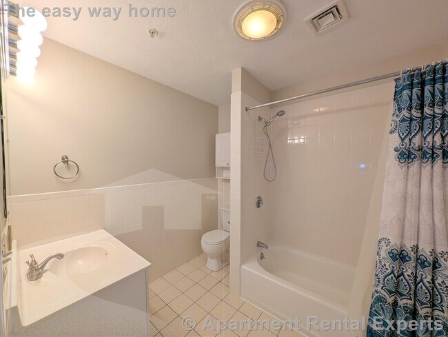 Building Photo - 466 Green St