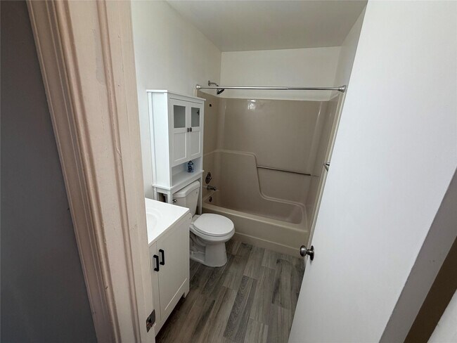 Building Photo - 6522 Harbour Rd