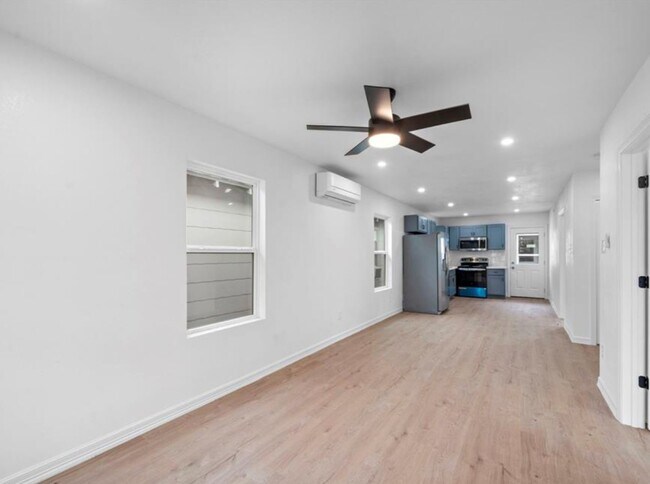 Building Photo - 3521 McIlhenny St