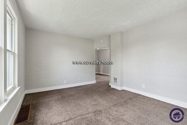 Building Photo - 1310 Almon Ave