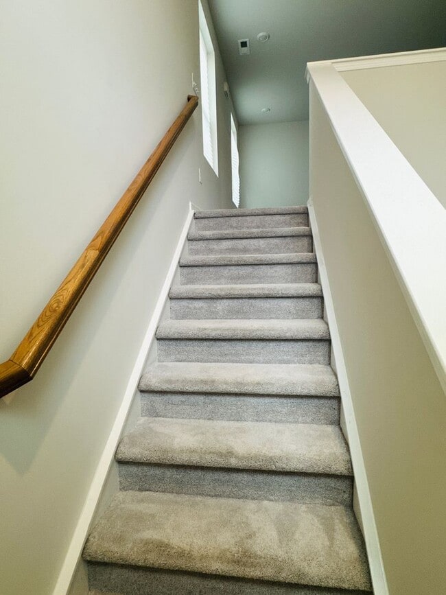 Building Photo - Wonderful 3 bed home