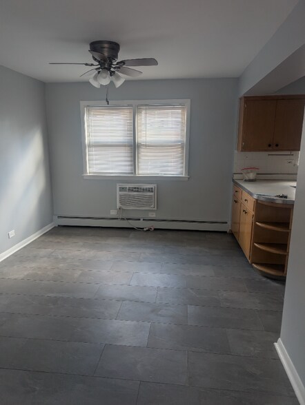 Building Photo - 3205 W 97th St