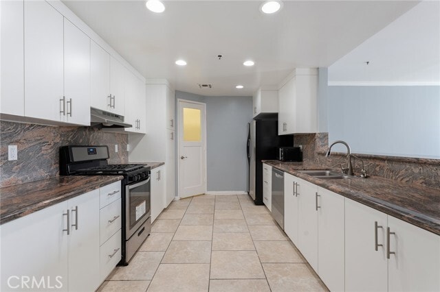 Building Photo - 5350 White Oak Ave