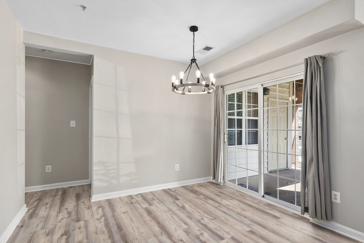 Building Photo - 25340 Lake Mist Square