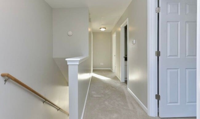Building Photo - Enjoy the perfect blend of luxury, comfort...