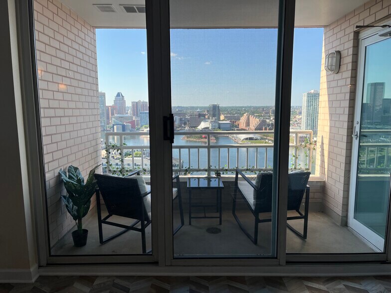 Building Photo - 100 Harborview Dr