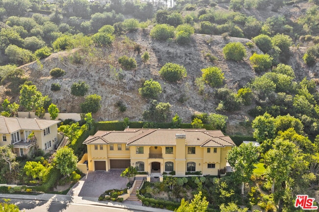 Building Photo - 3697 Benedict Canyon Ln