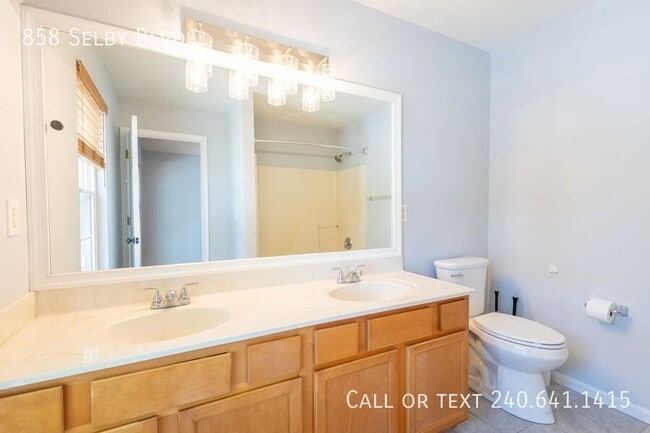 Building Photo - 858 Selby Blvd