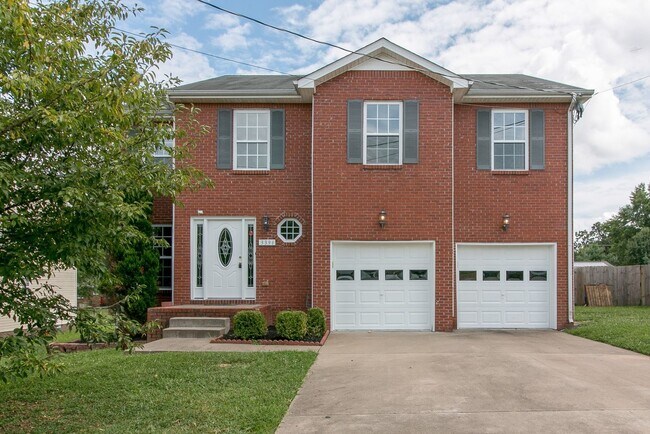 Primary Photo - 4 Bedroom Pet Friendly Home For Rent!