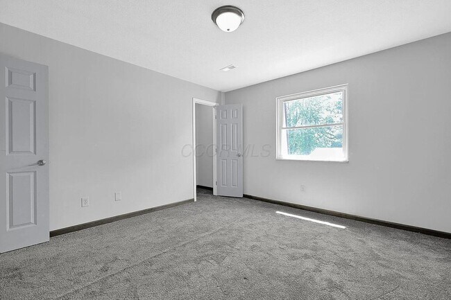 Building Photo - 53 Neil St