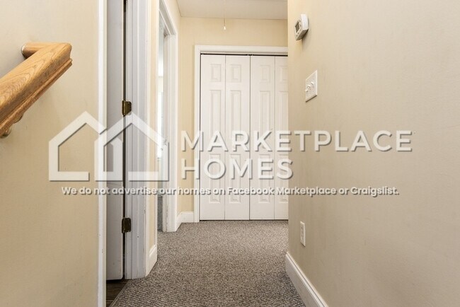 Building Photo - 10 Shoreham Ct