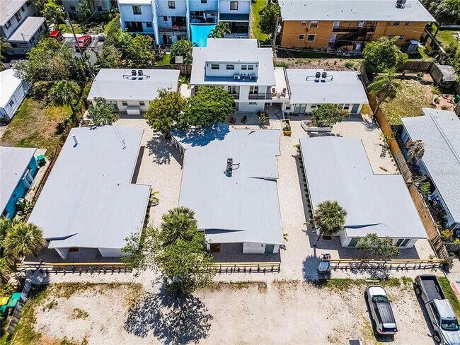 Building Photo - 637 S Orlando Ave