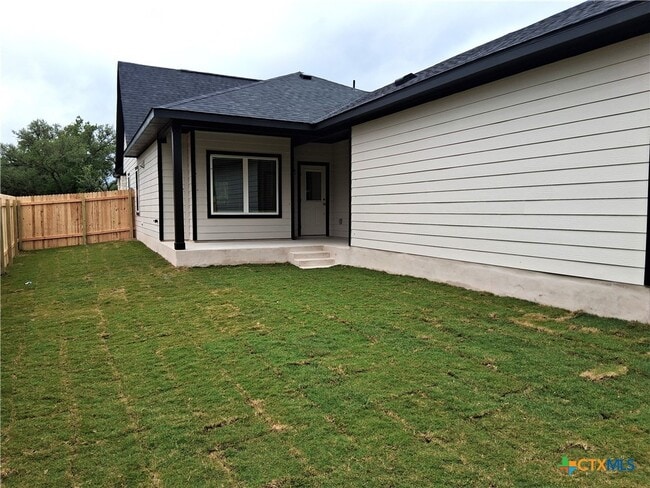 Building Photo - 253 Villars Dr