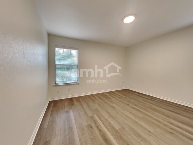 Building Photo - 5345 Freestone Dr